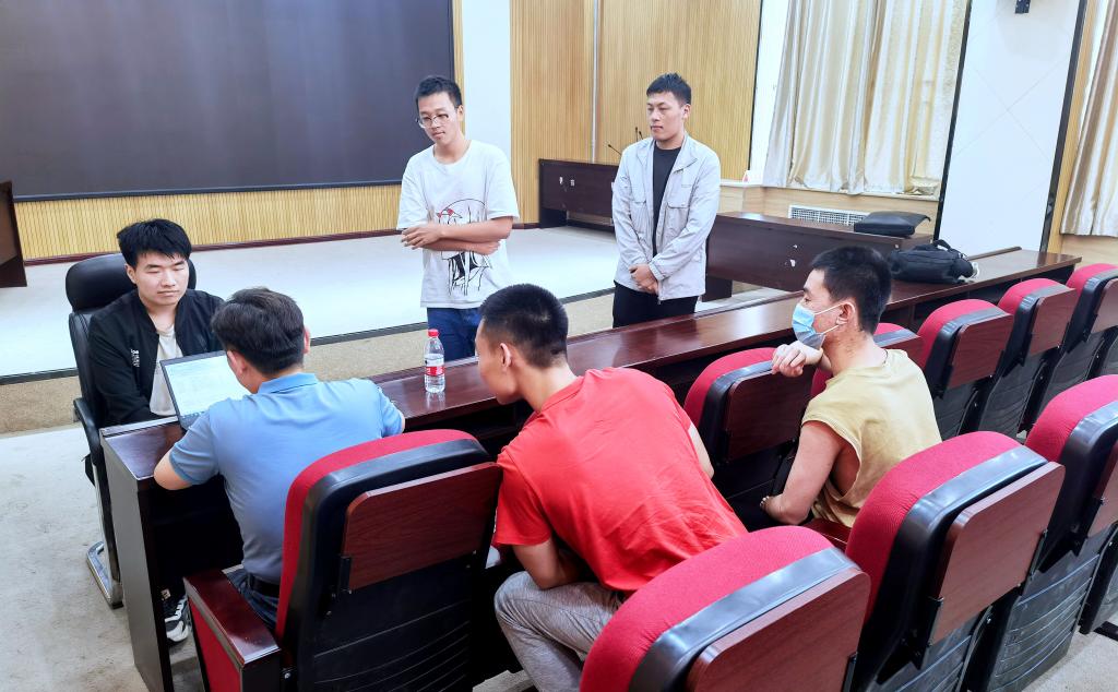 学生建群投递简历和企业进一步交流(二)
