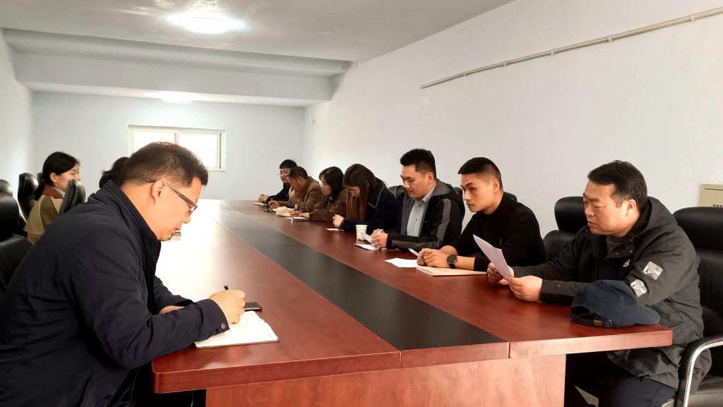 机电与汽车工程系党支部学习现场